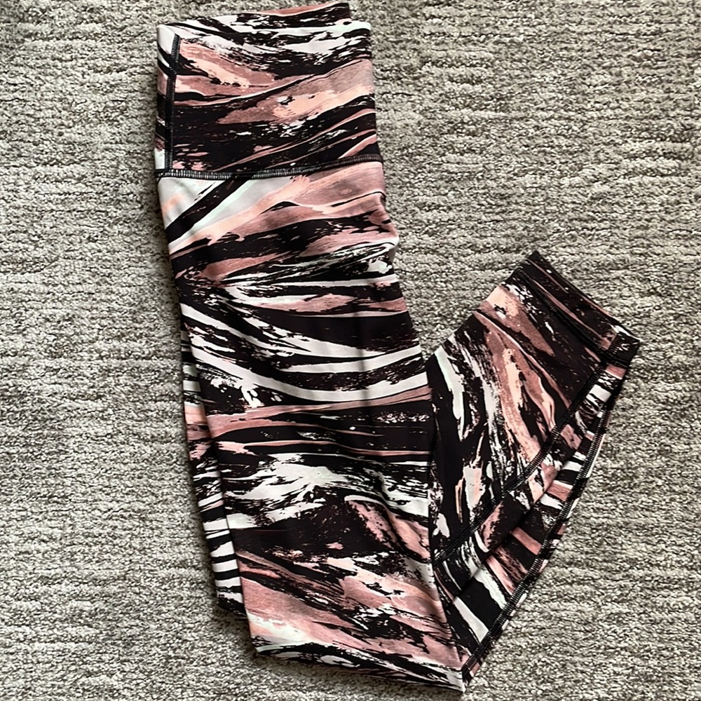 Lululemon wunder under cropped leggings size 6